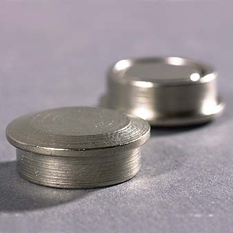 Edelstahl-Magnet mit besonders starker Haftkraft.