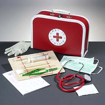 Mit echtem Schwestern-Stethoskop.