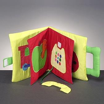 Activitybook Erste Handgriffe 6 einfache Handgriffe zur Stimulation der Sinne. Ab 8 Monate.