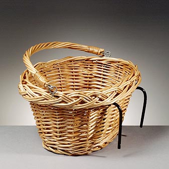 Kinderfahrradkorb Mit schwenkbarem Tragegriff und Metallhalterung für den Fahrradlenker.