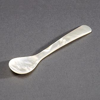 Perlmutt-Eierlöffel Unübertrefflich für Eier oder Kaviar.