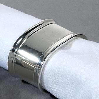 Überzeugende Alternative zu einem silbernen Ring.Bestens zu gravieren.