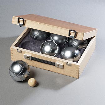  Auf unzähligen Plätzen Frankreichs im Schatten der Platanen.