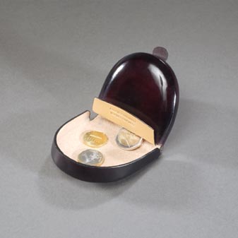  Für einen schnellen Überblick über die Münzen. Mit Geldscheinfach.