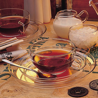 Glas eignet sich gut für Gefäße, die mit Tee in Berührung kommen.