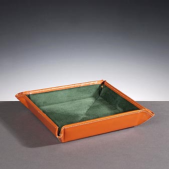 Tablett aus Leder für die Reise von Daines & Hathaway Man kann kaum eleganter im Gelände Schnaps servieren.