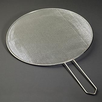  Zur Abdeckung von Pfannen und Töpfen beim Braten.