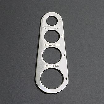 Zum Abmessen der für 1-4 Portionen benötigte Menge an Spaghetti.