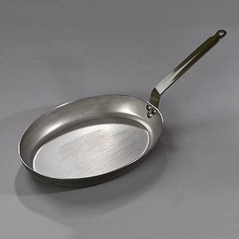 De Buyer Fischpfanne Längliche Form um auch ganze Fische braten zu können. 36 cm lang.