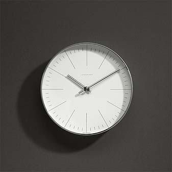 Junghans: Wand-Uhr Max Bill 22 cm Ein Exemplar gehört zur Sammlung des Museum of Modern Art in New York.