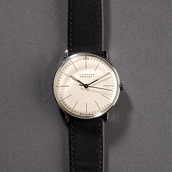  Mechanisches Schweizer Handaufzugswerk mit 28.800 Halbschwingungen/h.