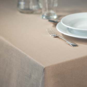 Aus einem dicht gewebtem Gemisch aus 50 % Leinen und 50% Baumwolle.