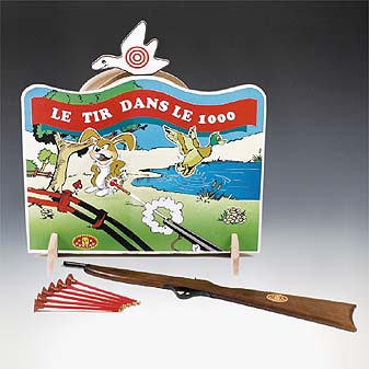  Vier Zielscheiben drehen sich wie in einer Schießbude im Kreis.