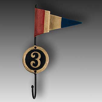 Haken Flagge Nr. 3 Einzeln von Hand bemalt und patiniert.