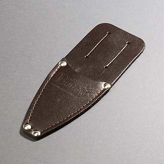 Futteral für Grasschere Hält ihre Grasschere im Zaum.