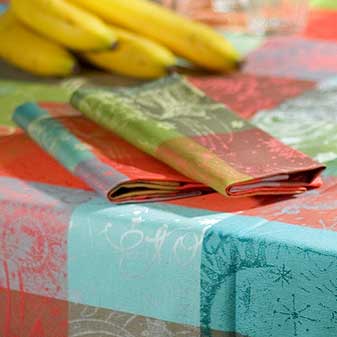  Vier große Servietten. Nicht gedruckt sondern gewebt.