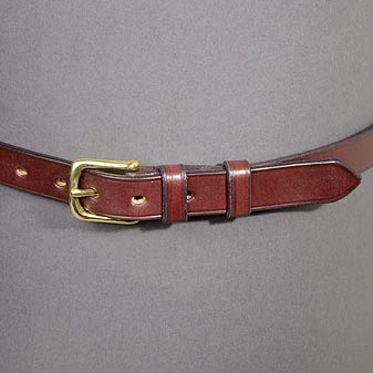  Aus einem Stück Sattelleder gefertigt. Deshalb sehr strapazierfähig.