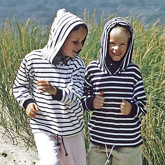  Bis Gr. 104 ohne Kordelzug am Hals aus Sicherheitsgründen.