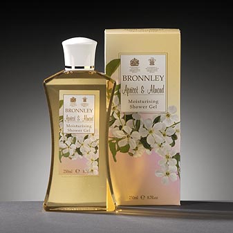  Aus der berühmten Mandelölserie von Bronnley.