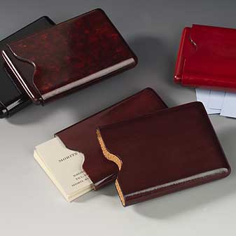 Leder-Visitenkartenetui Angenehm in der Hand oder Hosentasche. Ausgesucht gut.