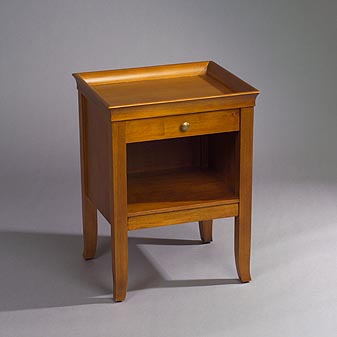 Nachttisch Mis en demeure Eleganter Klassiker aus Frankreich für das Schlafzimmer.